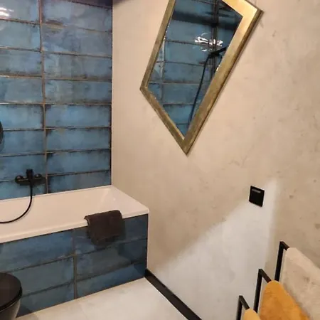 דירה Lux Two In One Old Town , 2 Free Parking!!